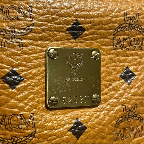 ⭐️COA⭐️MCM Large COGNAC VISETOS Zip Around Dome Tote 💯Authentic - Picture 8 of 9